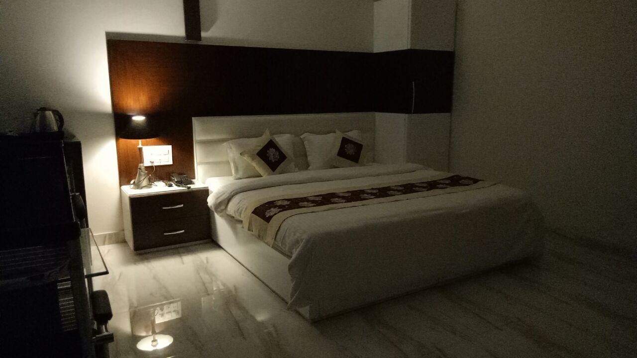 Hotel Neelam Moga Лудхіяна Екстер'єр фото